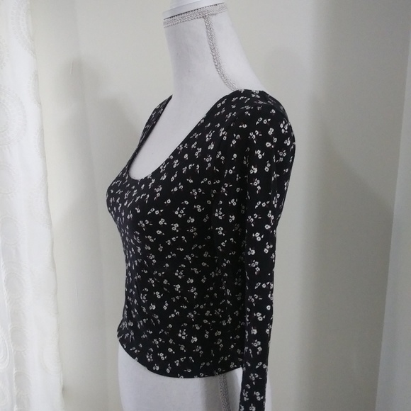 Crop Top - Picture 2 of 4